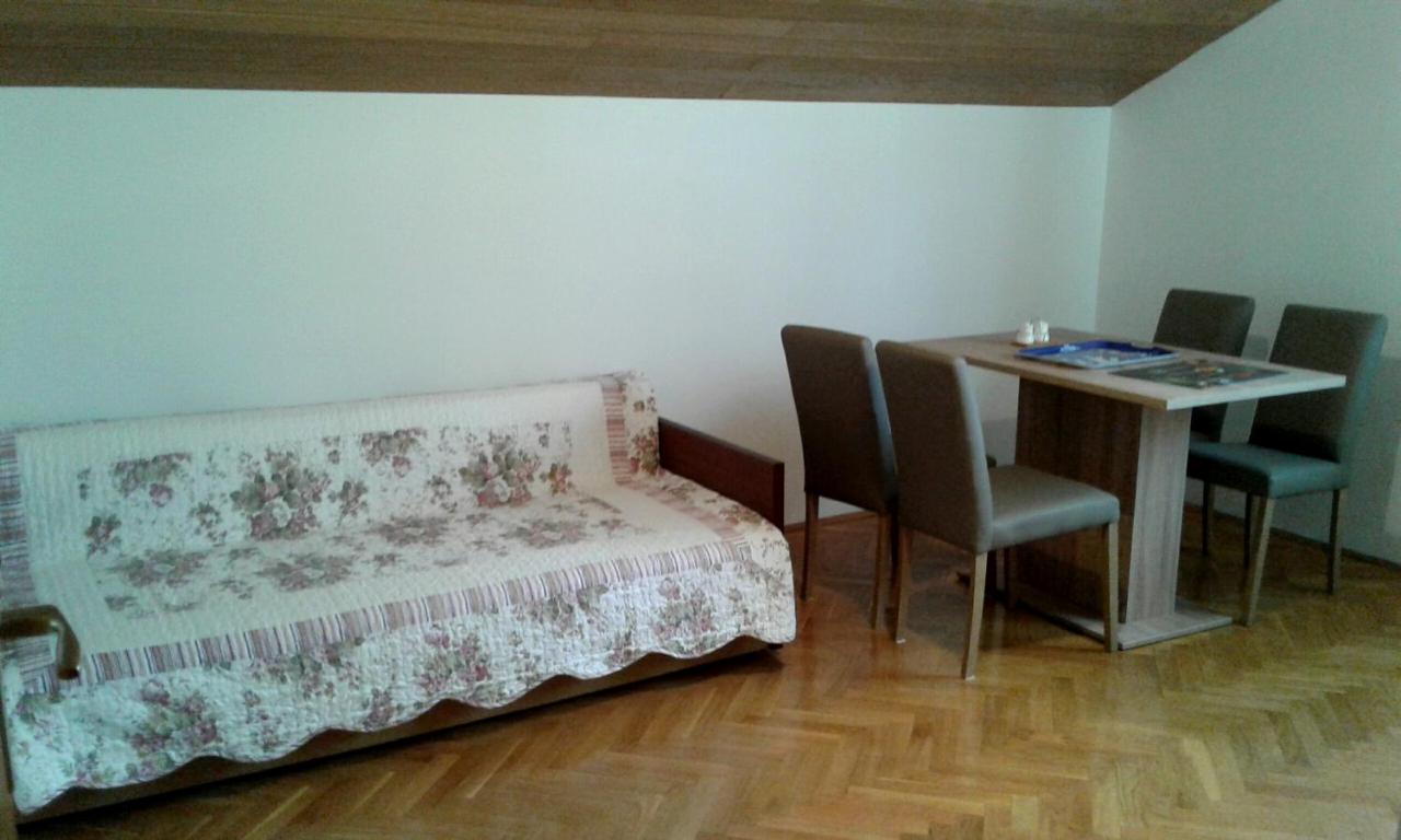 Apartmani Ruzmarin - Seget Donji, Τρογκίρ Εξωτερικό φωτογραφία
